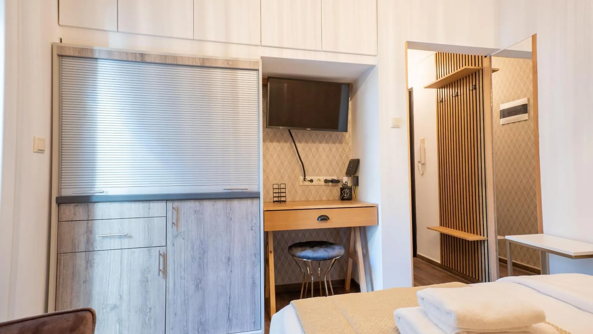 F & B Collection - Mini Studio For 2 Thessaloniki Apartment